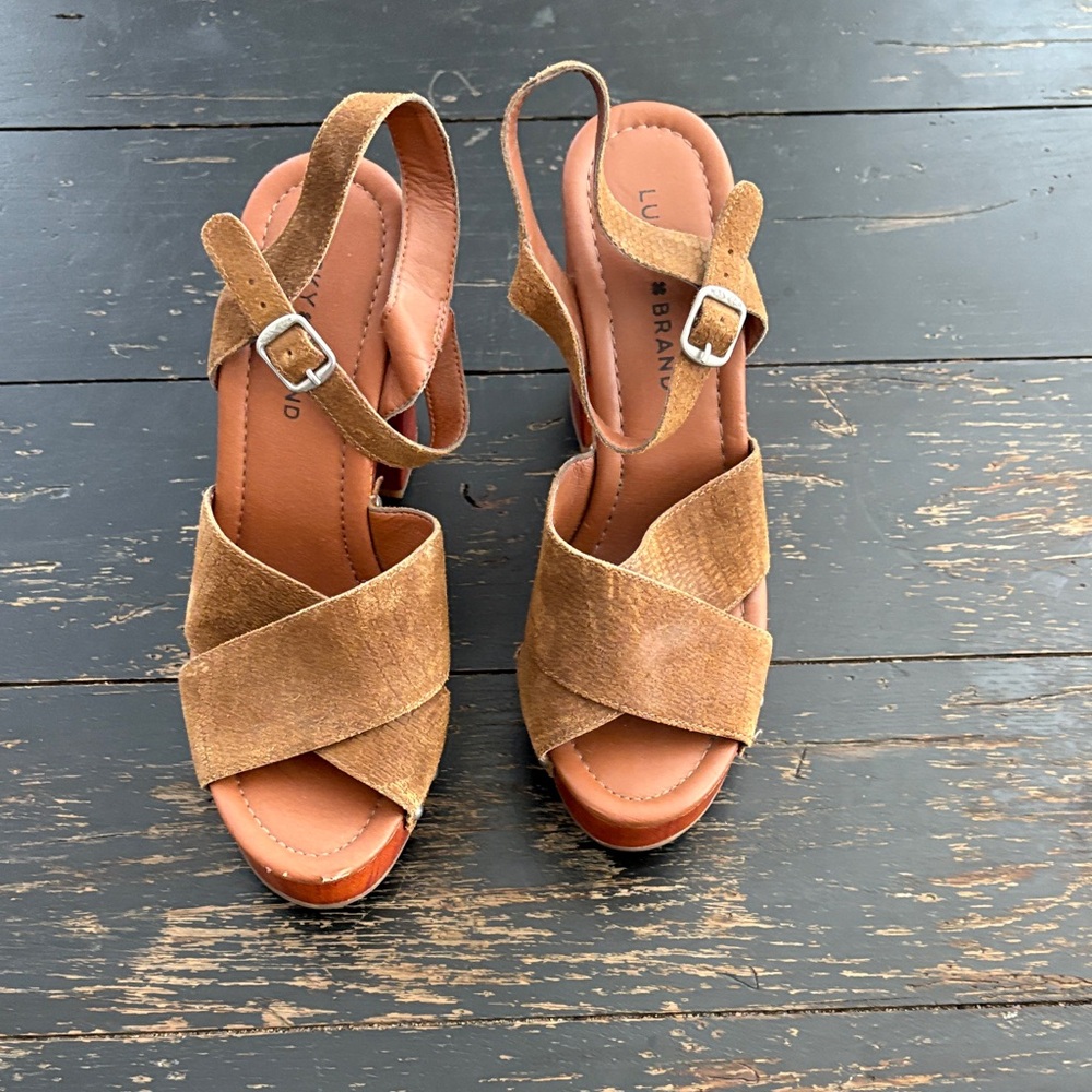 Women's Tan Sandals